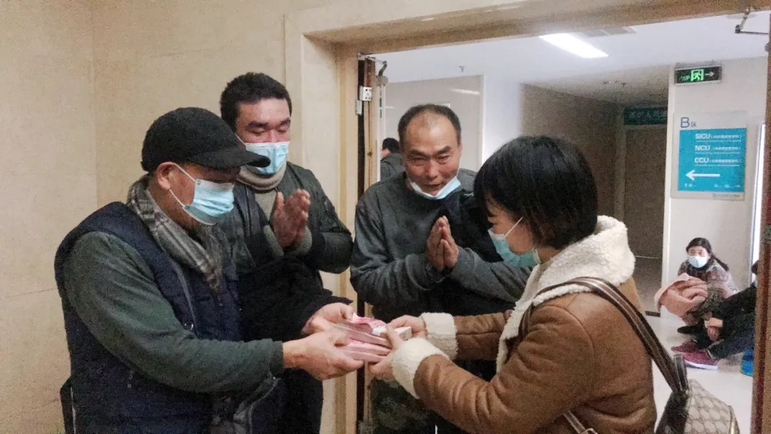 萤火虫在行动，远赴驻马店献爱心。——青峰创元集团萤火虫爱心活动第154期